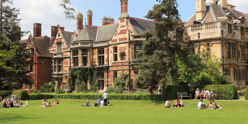 Cambridge'teki En Güzel Kolejler 